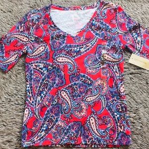 Jones New York short sleeve paisley print v neck Tshirt Petite small